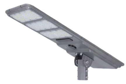 Potencia y Luz: Entrega 5.000 lúmenes reales con una temperatura de color de 5000K (luz neutra).Sistema All In One: Integra el panel solar, la batería y los chips LED SMD 2835 en un solo cuerpo, sin cables.Sensor Inteligente: Funciona al 20% de brillo en reposo y sube al 100% al detectar movimiento.Autonomía: Ofrece hasta 12 horas continuas de iluminación y se carga por completo en un día de sol.Batería: Cuenta con tecnología LiFePO4 (litio-ferrofosfato) de larga duración con más de 2.000 ciclos de carga.Resistencia: Posee protección IP65 contra polvo y agua, ideal para caminos, estacionamientos y parcelas.